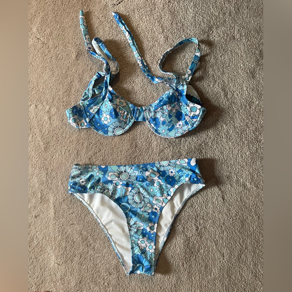 SHEIN bathing suit set